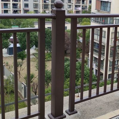 Holztopf-Handgriffe-Posten-Glasgeländer aus Edelstahl für Treppen in Wohnungen