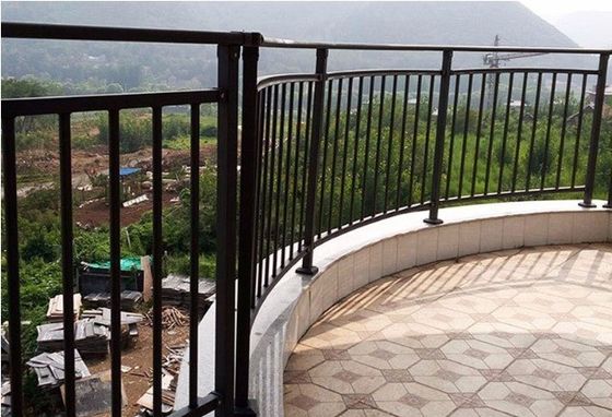 Wohnung Französisch Eisen Treppe Geländer mit Wandmontierte Metallgriffe Balustrade