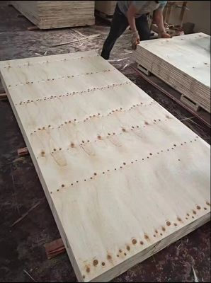 FIRST-CLASS Fertigung aller Arten von Okoume-Festholz-Plywood mit modernem Design-Stil
