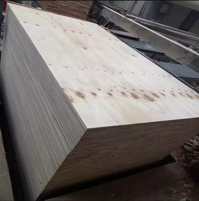 FIRST-CLASS Fertigung aller Arten von Okoume-Festholz-Plywood mit modernem Design-Stil