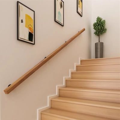 Wandgemonte Holzgeländer für moderne Balustraden in Bürogebäuden