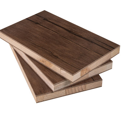 Feuchtigkeitsfeste Niedrigdichte E1 E2 Melamin Mdf-Blatt für Möbelverpackung Bürogebäude
