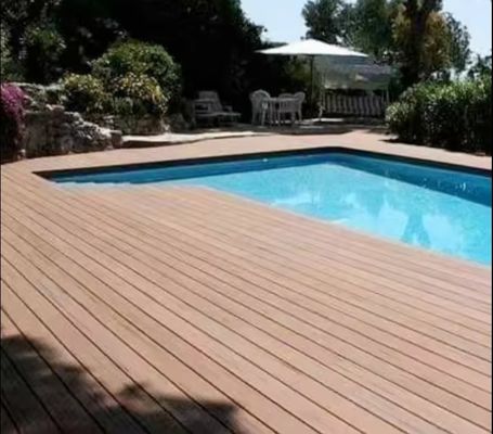 Außenholzglattes Kunststoff-Terrassenboden für unterschiedlich große Schwimmbäder