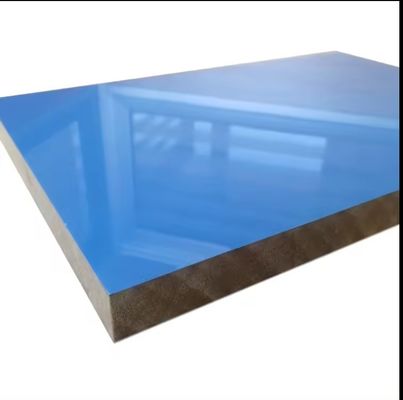 1220x2440mm Weißlaminate aus nichtmetallischem Melamin MDF Sperrholz für Wohnmöbel