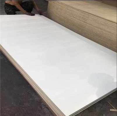 4x8 Fuß 1/2 3/4 5/8 Dicke Melamin-Plywood für Nichtmetallplattenmaterial in Marokko